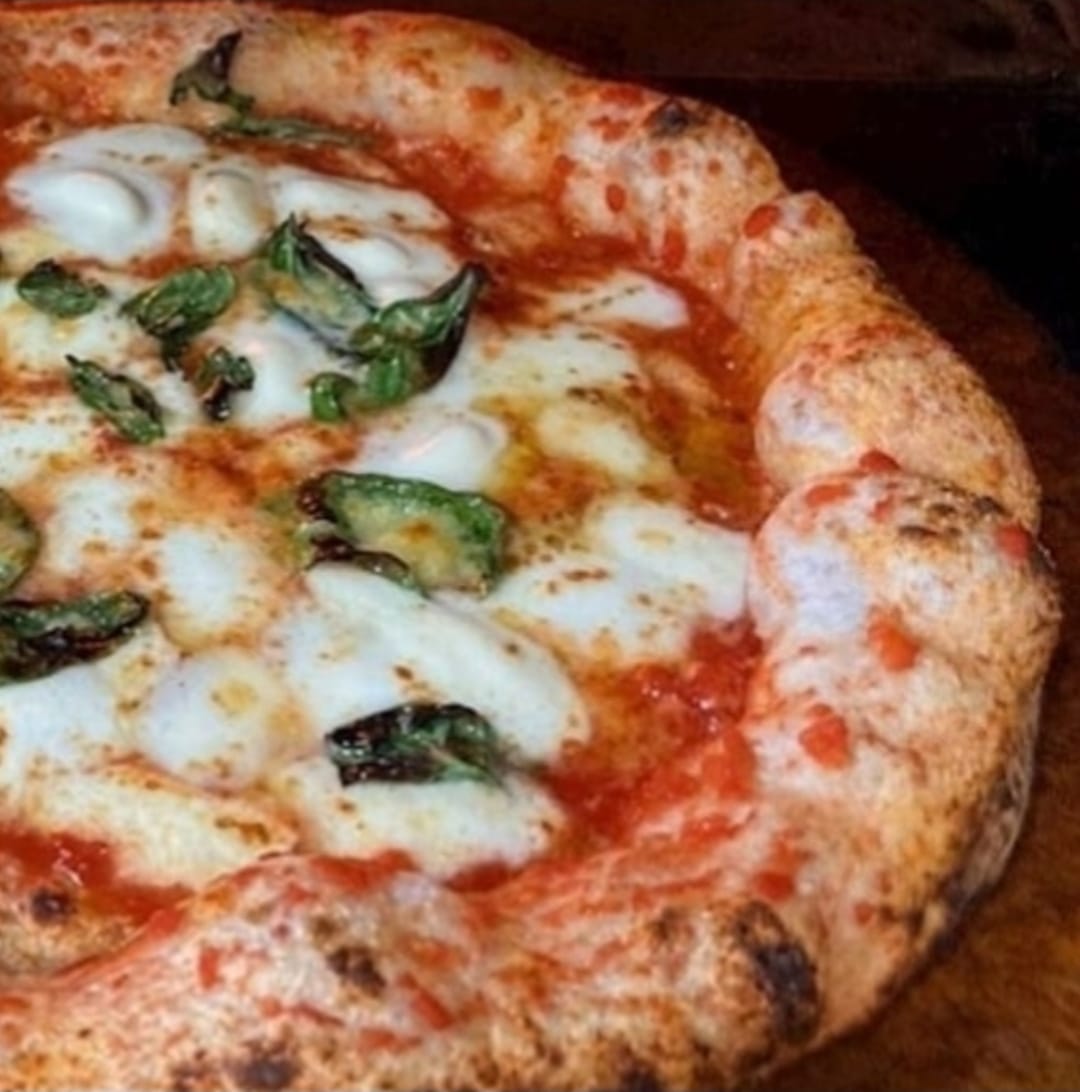 PIZZA NAPOLITANA 